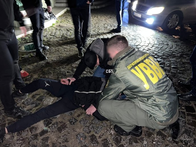 Закарпатського прикордонника затримано на хабарі – 03