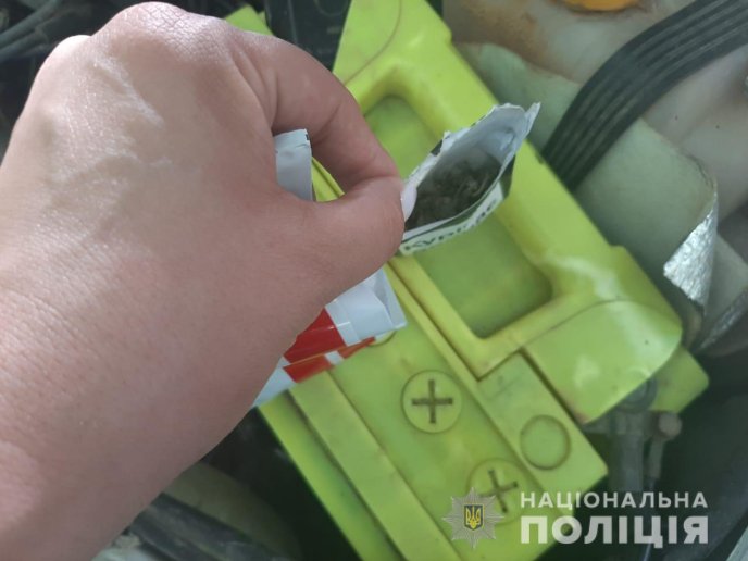 У Великі Лучки навідалась поліція: що сталось у селі – 01