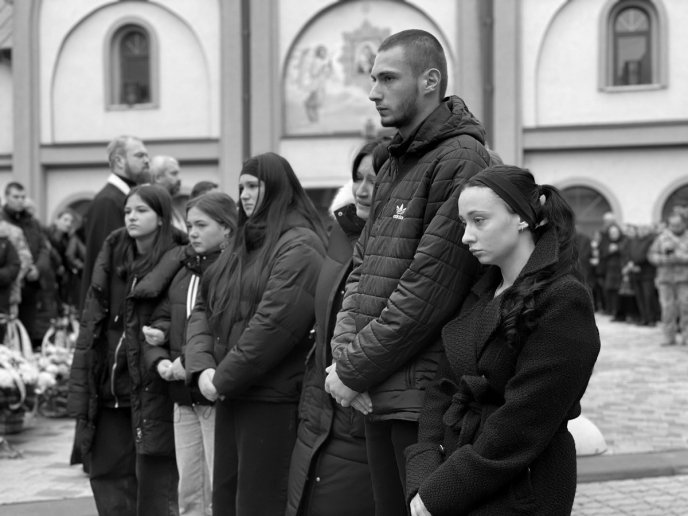 У Мукачеві попрощалися із захисником Михайлом Бідзілею – 03