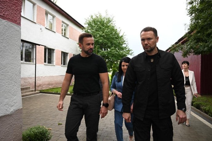 Міністр освіти і науки України приїхав на Закарпаття – 01