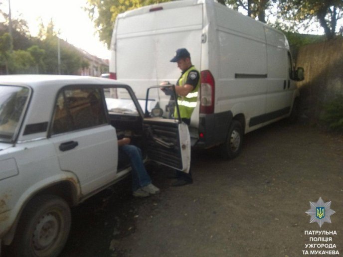 Майже смертельна доза алкоголю в крові призвела до ДТП – 03