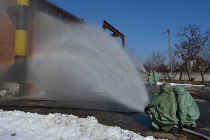В Ужгороді "евакуювали" понад 300 людей – 03