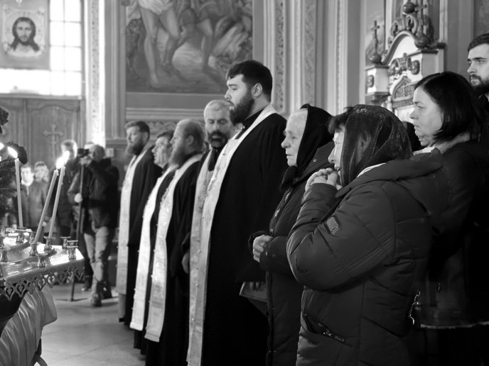 У Мукачеві поховали добровольця, який загинув на війні – 03