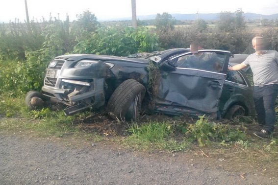 Водій "Шкоди" не постраждав, керманич "Ауді" – у реанімації, – поліція про ДТП в селі Іванівці – 03