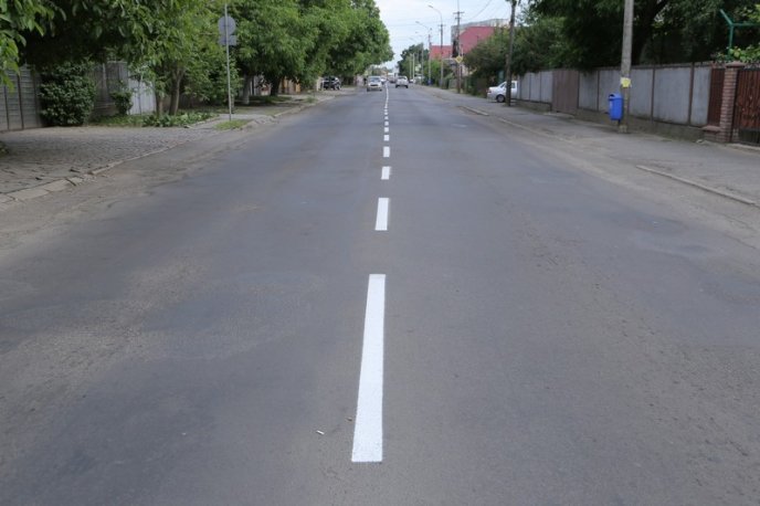 У Мукачеві оновлюють дорожню розмітку – 05