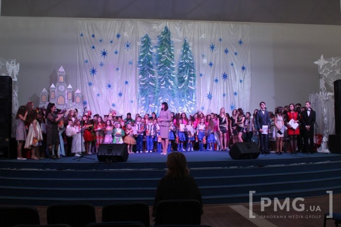 У Мукачеві визначили переможців фестивалю "Різдвяна зіронька – 2016" – 01