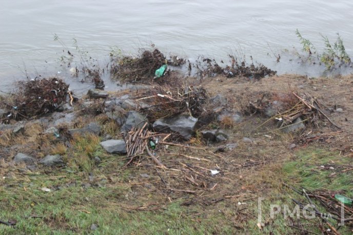 Велика Латориця залишила по собі купу сміття – 06