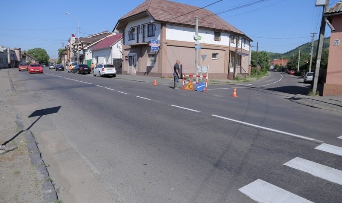 У Мукачеві оновлюють дорожню розмітку – 03