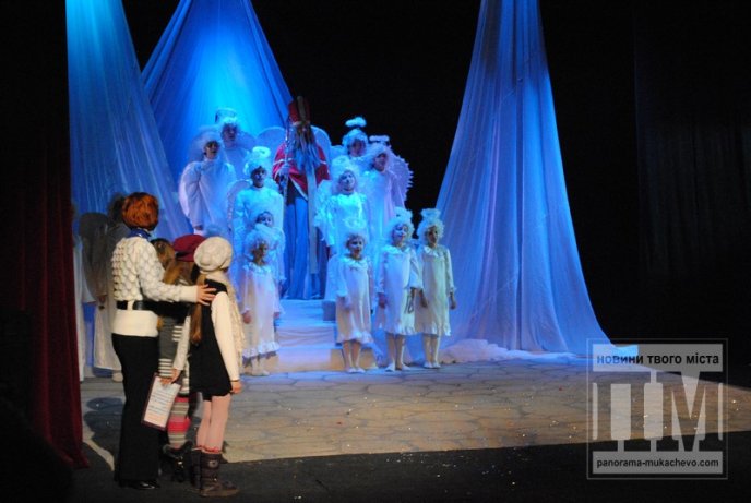 В Мукачеві відбулась новорічна вистава (ФОТО) – 09