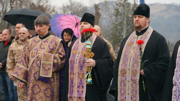 Бої за Дебальцеве: у Мукачеві вшанували пам’ять полеглих героїв – 03