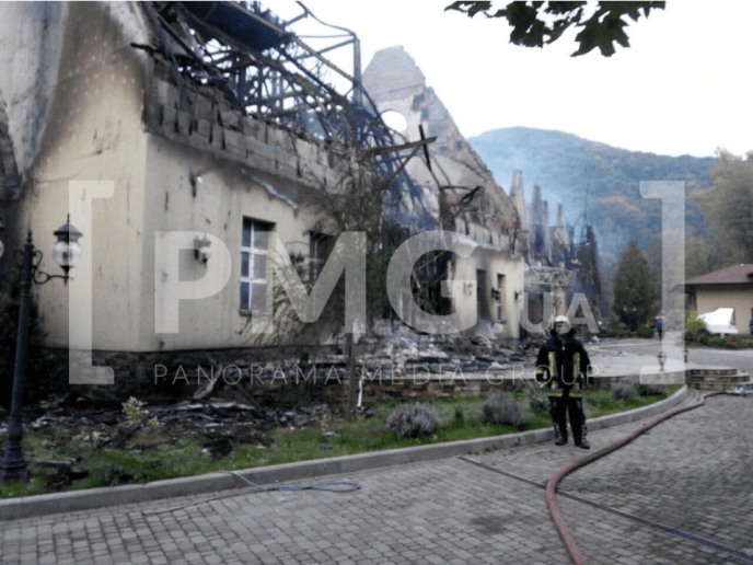 Велика пожежа у Лісарні: горів відомий туристичний комплекс "Belle Royalle"  – 11 Велика пожежа у Лісарні: горів відомий туристичний комплекс "Belle Royalle"  – 11