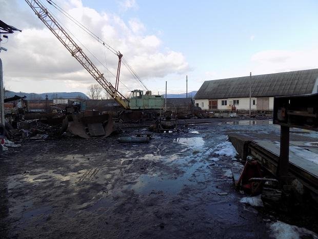 Четверо осіб увірвалися на підприємство і напали на чоловіка – 01