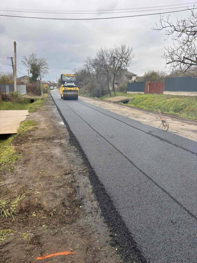 На дорозі Ужгород — Ярок розгорнули ремонтні роботи – 01