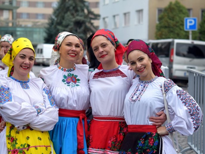 В Ужгороді триває фестиваль молодого вина “Закарпатське Божоле” – 01