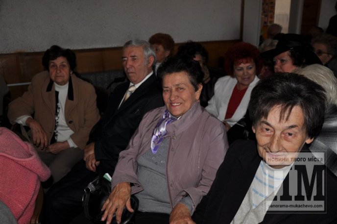У міському Будинку школярів вітали ветеранів педагогічної ниви (ФОТО) – 05