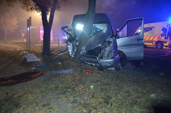 Мікроавтобус із закарпатськими заробітчанами потрапив в ДТП у сусідній країні, – ЗМІ – 02