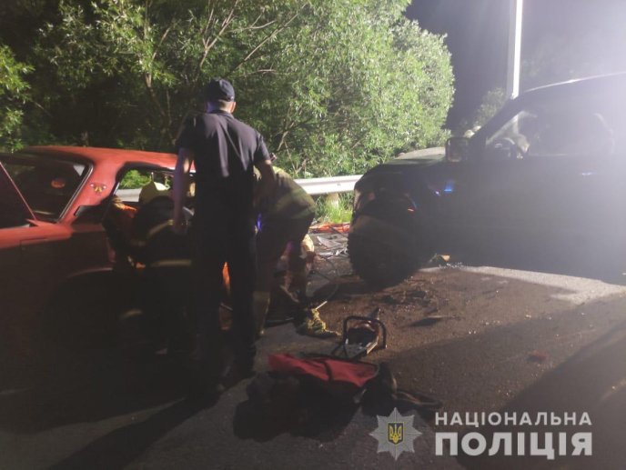 Смертельна аварія на Закарпатті: водій Mitsubishi Pajero втік – 02