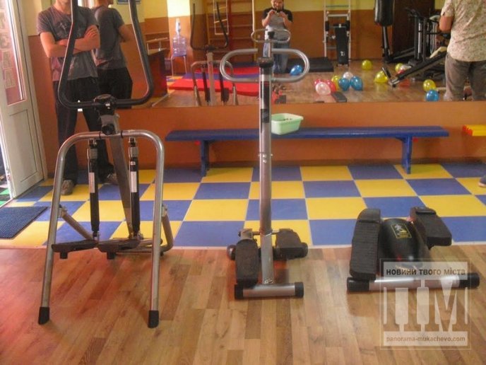 У мікрорайоні "Паланок" відкрили новий соціальний спортзал (ФОТО) – 01