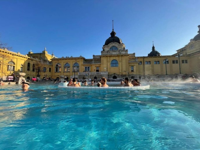 Купальні Сечені в Будапешті є одними з найкращих гарячих джерел Європи