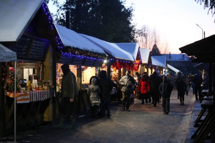 Закарпатські вина, смачні страви та дзвінкі пісні: у Мукачеві урочисто відкрили фестиваль "Червене вино" – 11