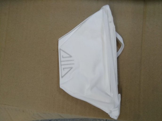 Через КПП «Тиса» намагались вивезти з України майже 80 тисяч респіраторів – 02