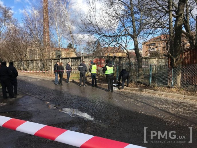 Оприлюднено нові фото та відео з місця стрілянини у Мукачеві – 02 Оприлюднено нові фото та відео з місця стрілянини у Мукачеві – 02