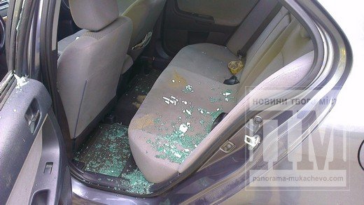 За вчорашню ніч у Мукачеві пограбували аж чотири автомобілі (ФОТО) – 03 За вчорашню ніч у Мукачеві пограбували аж чотири автомобілі (ФОТО) – 03