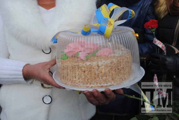 У Мукачеві з оплесками зустрічали героїв-бійців 128-ої бригади (ФОТОРЕПОРТАЖ) – 13