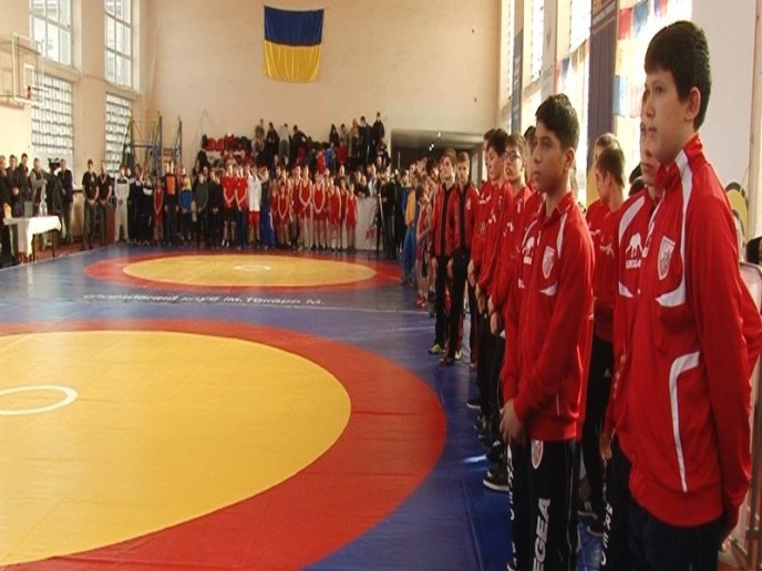 У Мукачеві стартував турнір з греко-римської боротьби  – 05