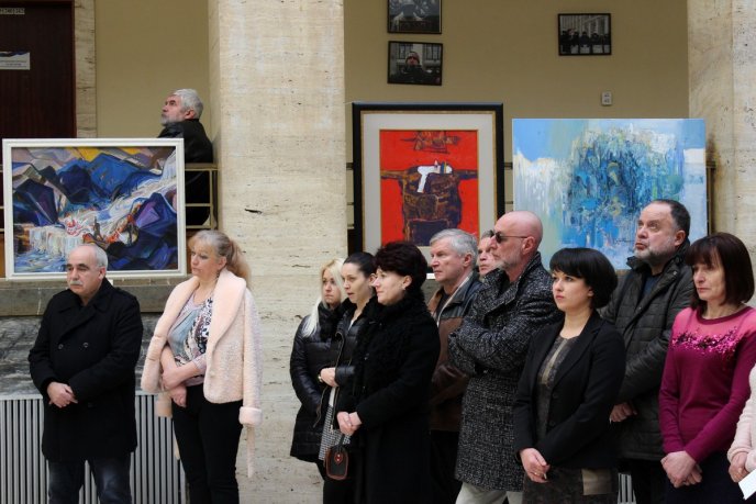 У приміщенні Закарпатської ОДА художники краю представили найкращі роботи – 03