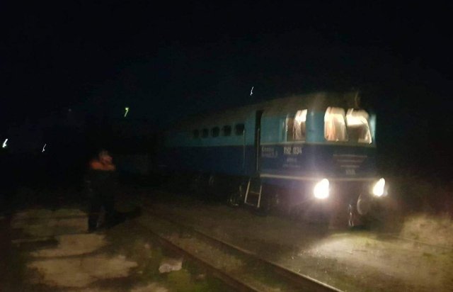 Роми побили вікна потяга, — ЗМІ – 02 Роми побили вікна потяга, — ЗМІ – 02