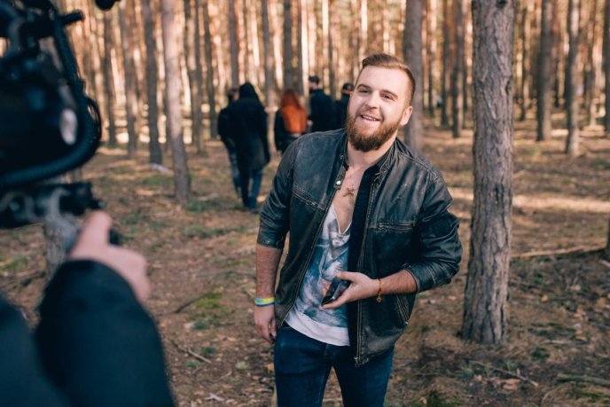 Таємничий та загадковий: гурт "Без обмежень" презентував новий кліп на пісню "Без неї ніяк" – 02