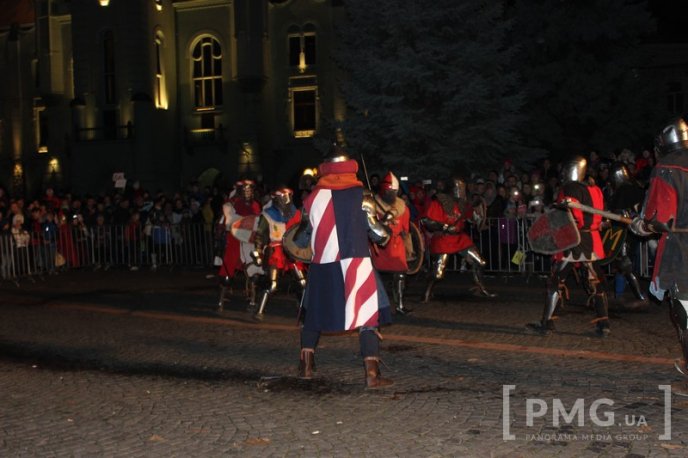 Парад ліхтариків та лицарські бої: як у Мукачеві відзначали День святого Мартина – 43