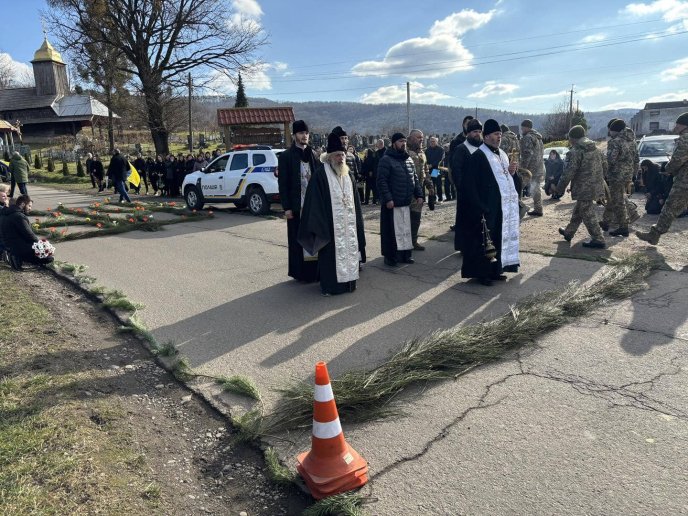 У селі Вільховиця Чинадіївської громади поховали загиблого на війні Героя – 08