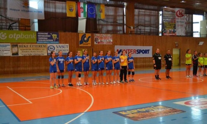 Ужгородські гандболістки повернулись з міжнародного турніру із золотими медалями – 09 Ужгородські гандболістки повернулись з міжнародного турніру із золотими медалями – 09