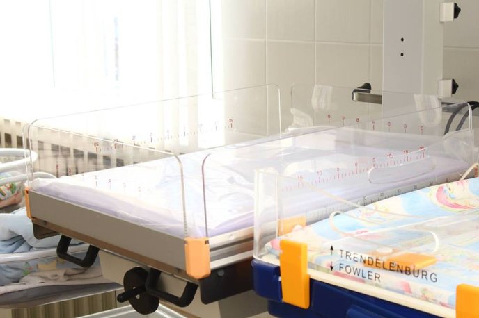 У Мукачеві пологове та неонатологічне відділення лікарні отримали нове обладнання – 11