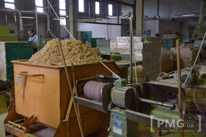 Закарпатці у маленькому селі виготовляють продукцію, яку купують у найрозвиненіших європейських країнах – 14