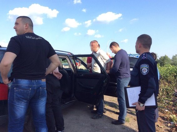 Львів’яни пограбували у Мукачеві квартиру та намагались втекти від поліцейських – 03