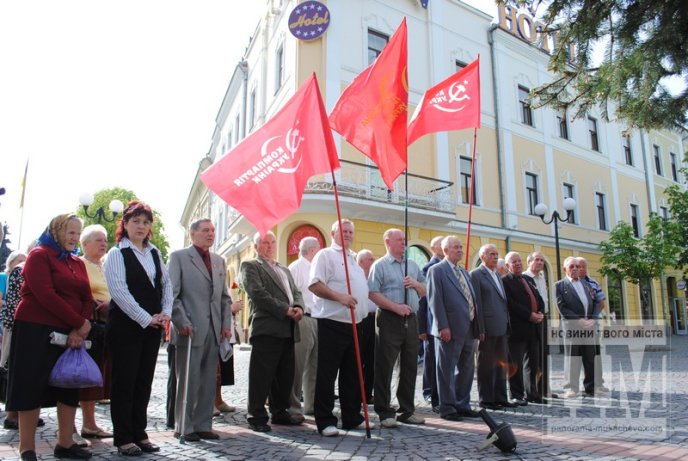 Мукачівські комуністи вийшли на традиційну першотравневу маніфестацію (ФОТО) – 06