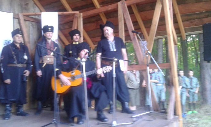 Закарпатці виступили на фантастичному концерті "Куреня Чорних Запорожців" – 06 Закарпатці виступили на фантастичному концерті "Куреня Чорних Запорожців" – 06
