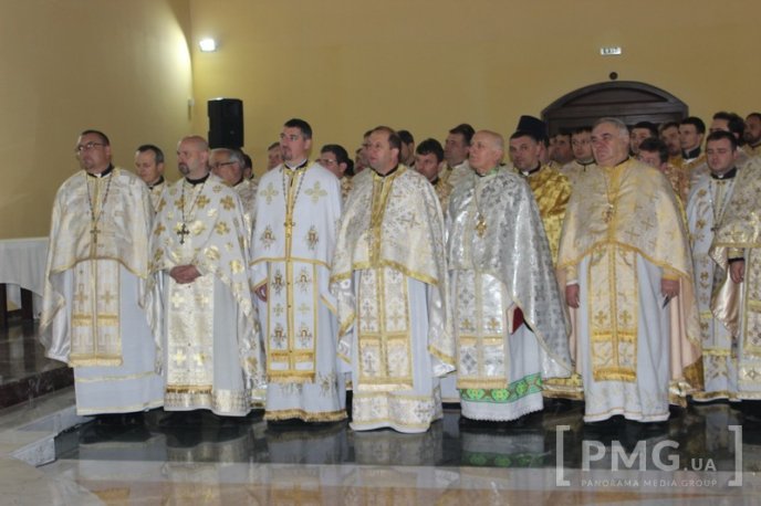 У Мукачеві архієрей з Ватикану освячує греко-католицький храм святих рівноапостольних Кирила та Мефодія – 04
