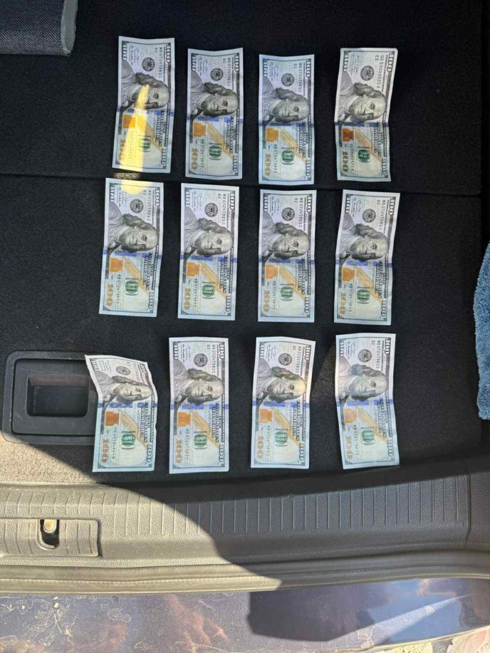 У Мукачеві затримали прикордонника: що він накоїв – 01 У Мукачеві затримали прикордонника під час отримання хабаря