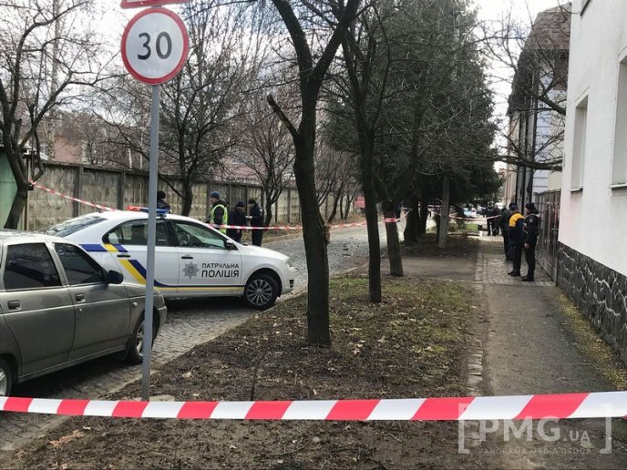 Оприлюднено нові фото та відео з місця стрілянини у Мукачеві – 03 Оприлюднено нові фото та відео з місця стрілянини у Мукачеві – 03