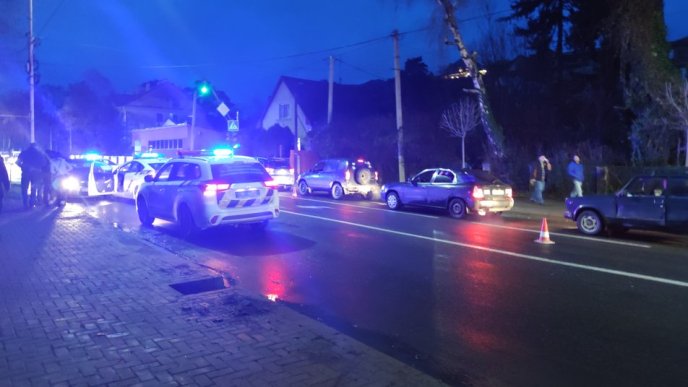 Ввечері сталася аварія: опубліковано фото з місця події – 03