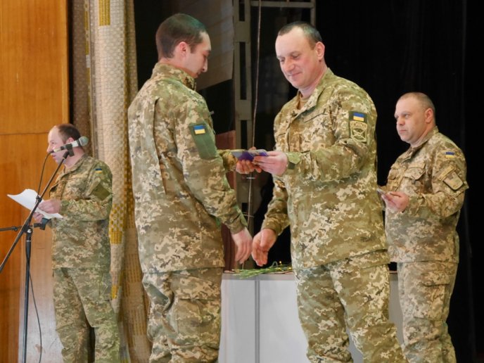 В Ужгороді нагородили військових 15-го окремого гірсько-піхотного батальйону – 21