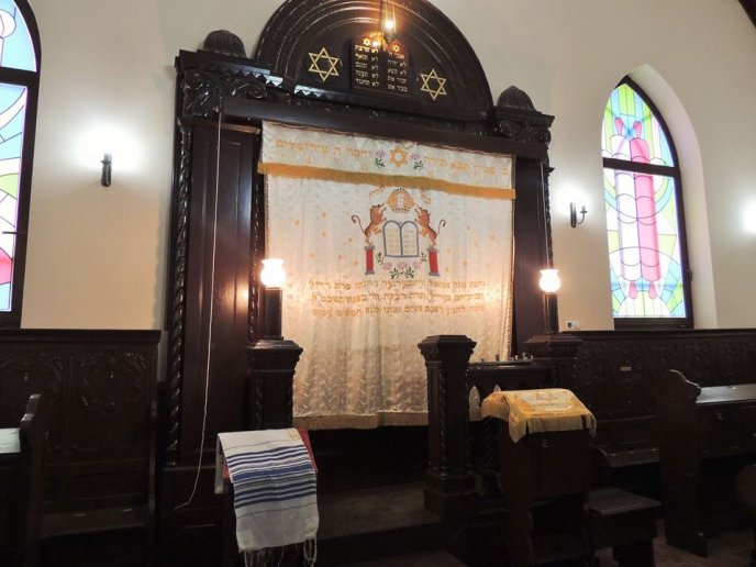 Фотовиставку "Синагоги східно-центральної Європи, 1781-1944" урочисто відкрили у Берегові – 06