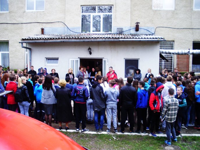 Рятувальники Великоберезнянщини вчили жителів села Забрідь правилам безпеки життєдіяльності – 02