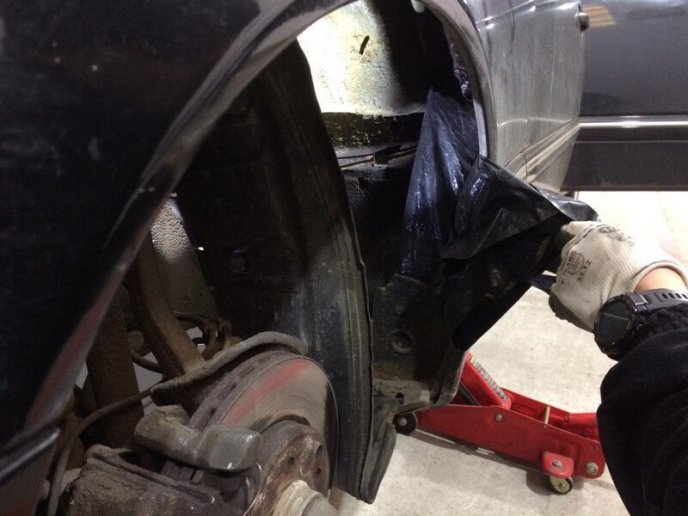 У легковику прикордонники знайшли приховані годинники «Apple» – 02