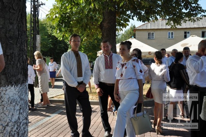 День Незалежності України у Мукачеві відзначили масштабним парадом вишиванок (ФОТОРЕПОРТАЖ) – 05