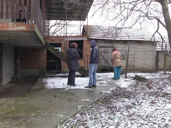 Двоє хлопців зв’язали бабусю, побили її та пограбували. Старенька померла – 01